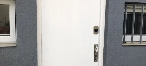 foto de una puerta blindada